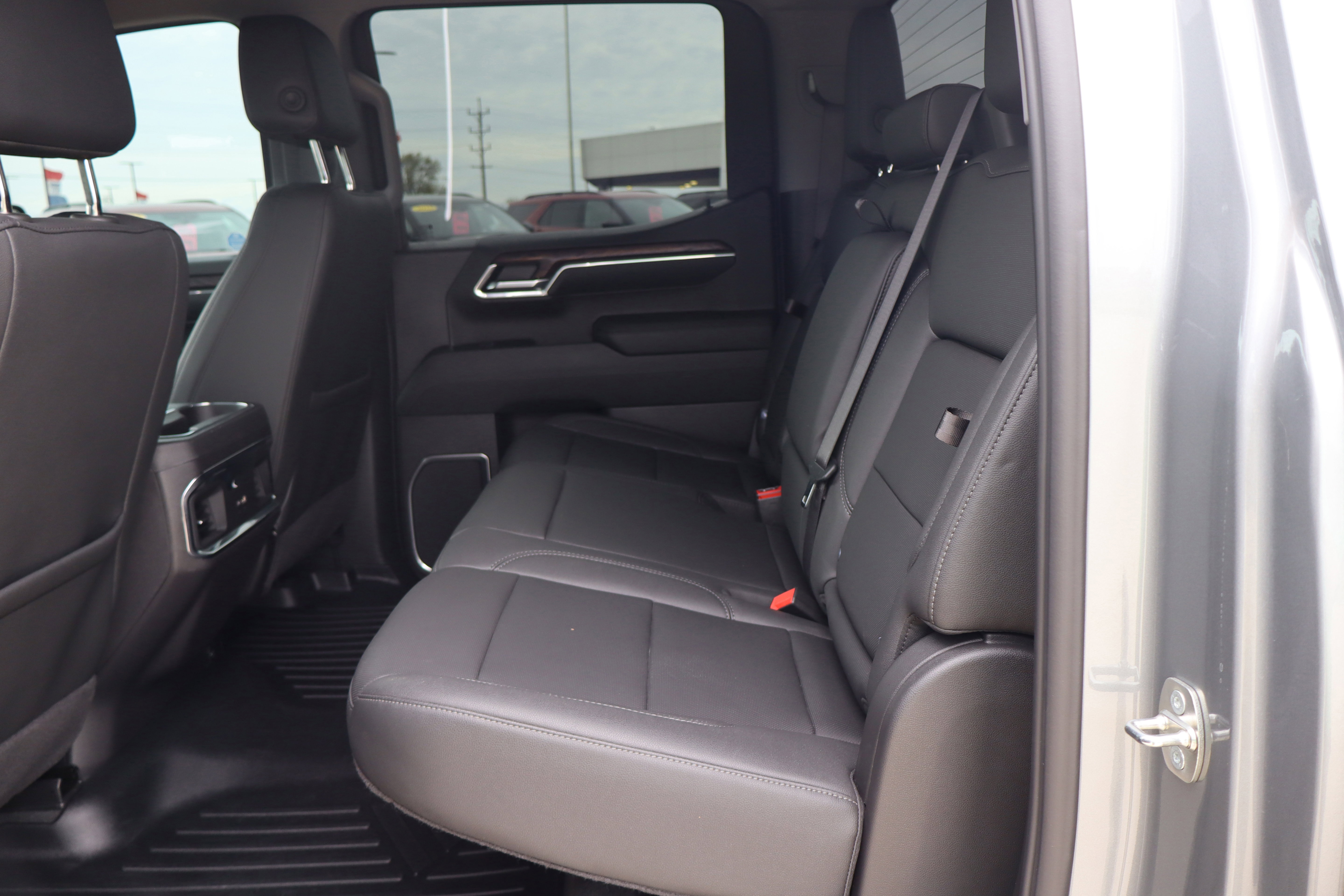 Used 2024 GMC Sierra 1500 SLT w/ SLT Convenience Package image 10