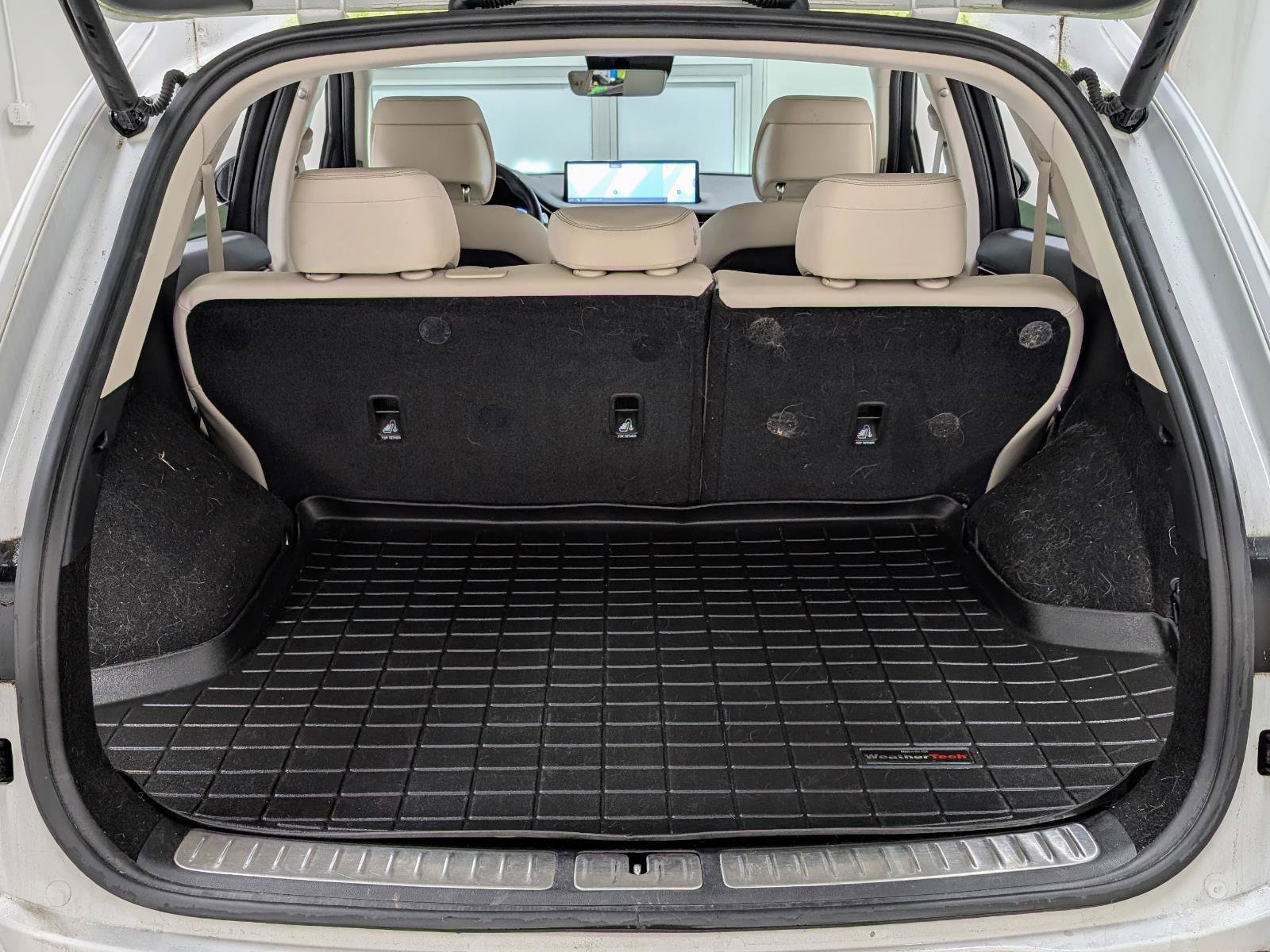 Used 2023 Genesis GV70 2.5T w/ Cargo Package image 18