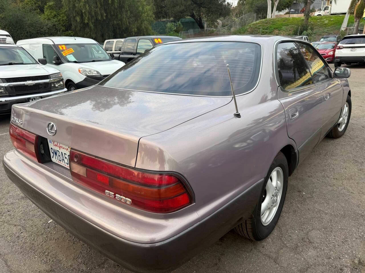 Used 1992 Lexus ES 330 FWD image 4