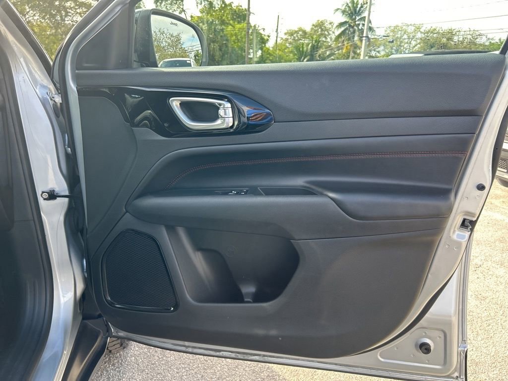 Used 2024 Jeep Compass Trailhawk image 28