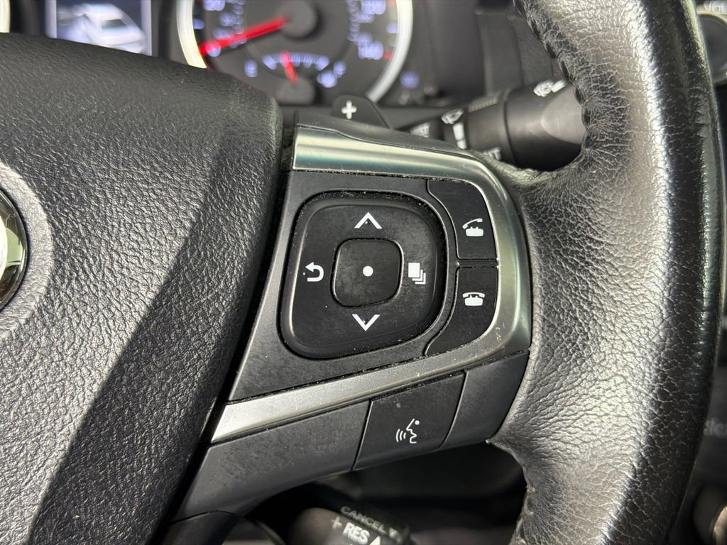 Used 2016 Toyota Camry SE w/ Moonroof Package image 26