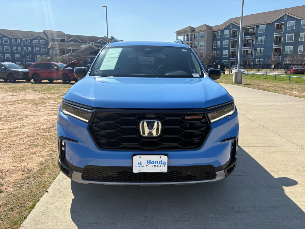 Certified 2025 Honda Pilot TrailSport image 3