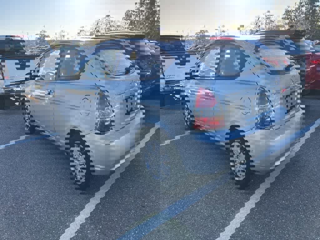 Used 2010 Hyundai Accent GS w/ Premium Pkg 3 image 2