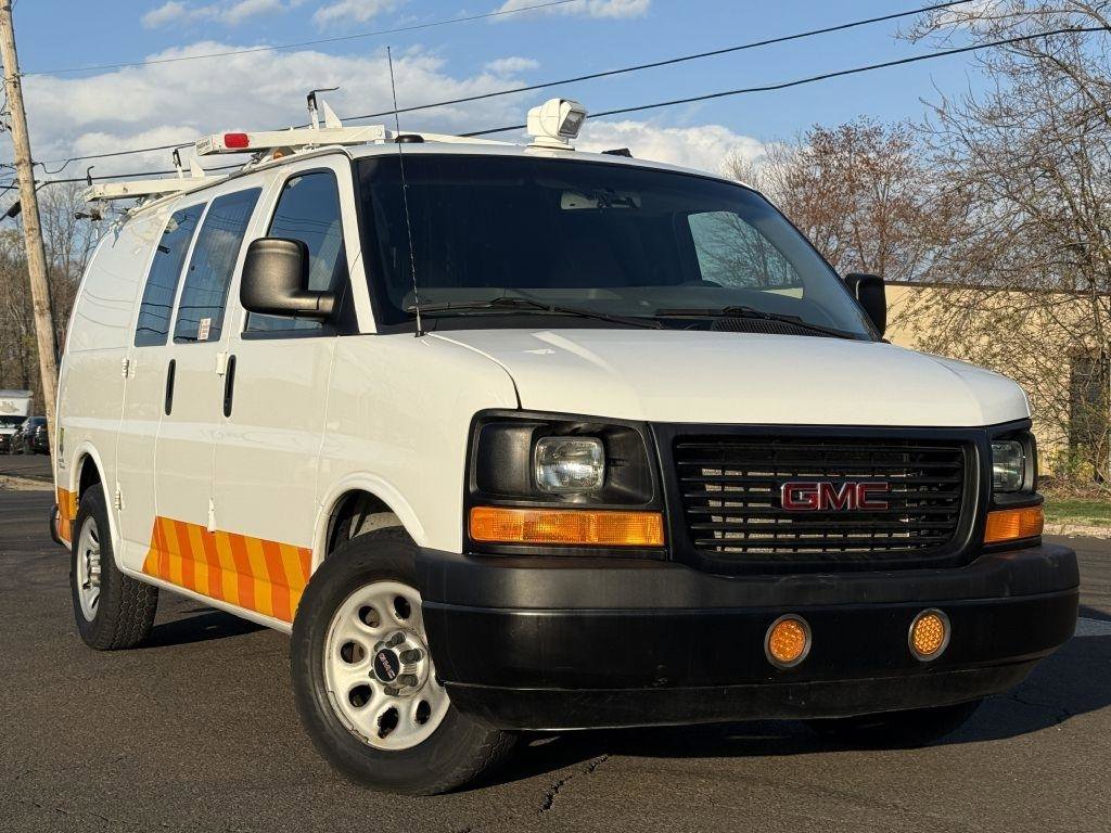 Used 2014 GMC Savana 1500 AWD image 2