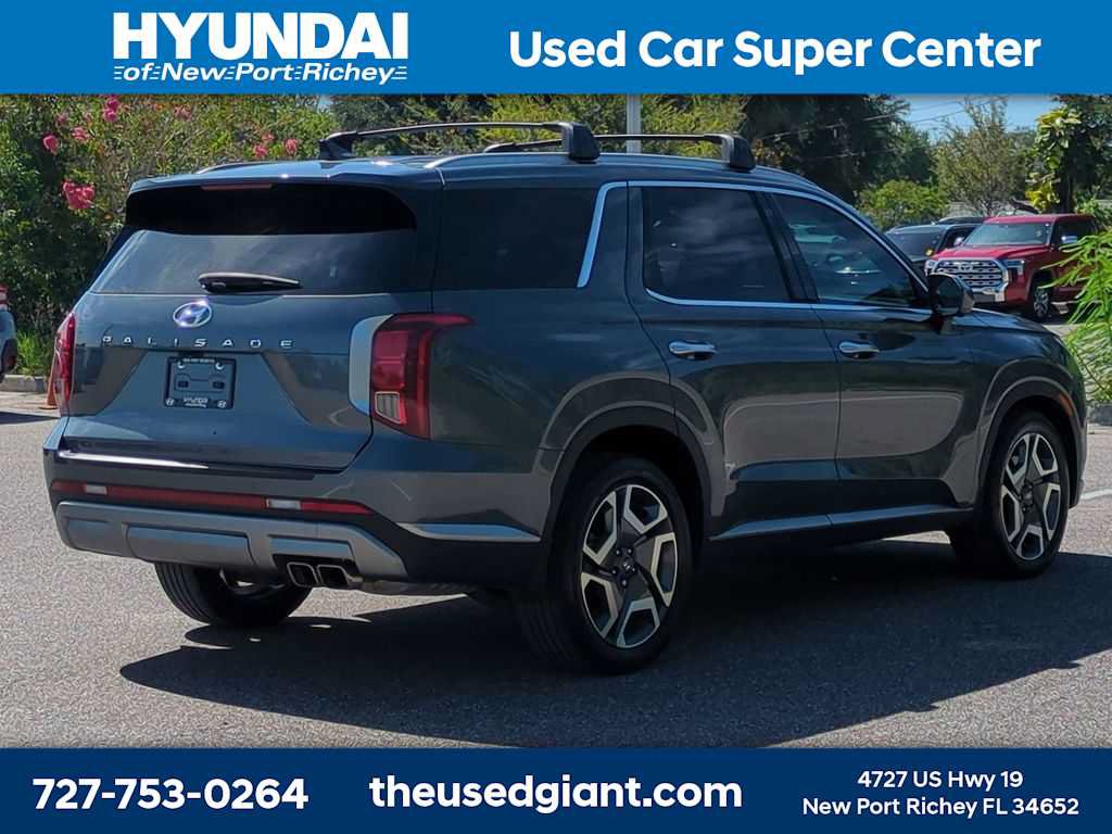Used 2024 Hyundai Palisade SEL w/ Premium Package FWD image 5