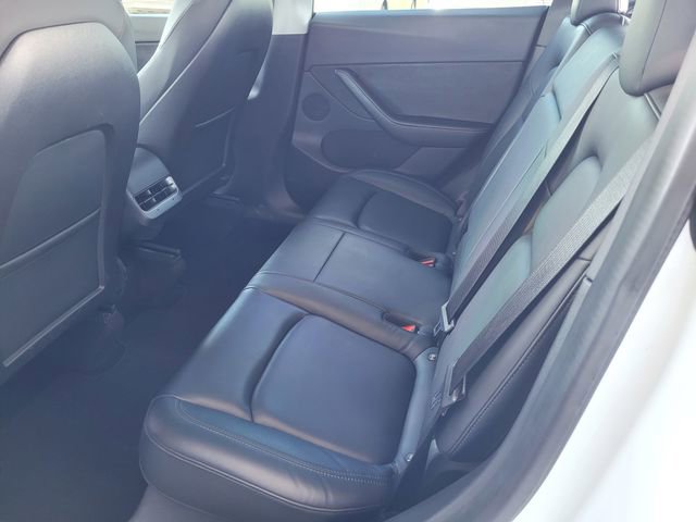 Used 2022 Tesla Model Y Long Range image 17