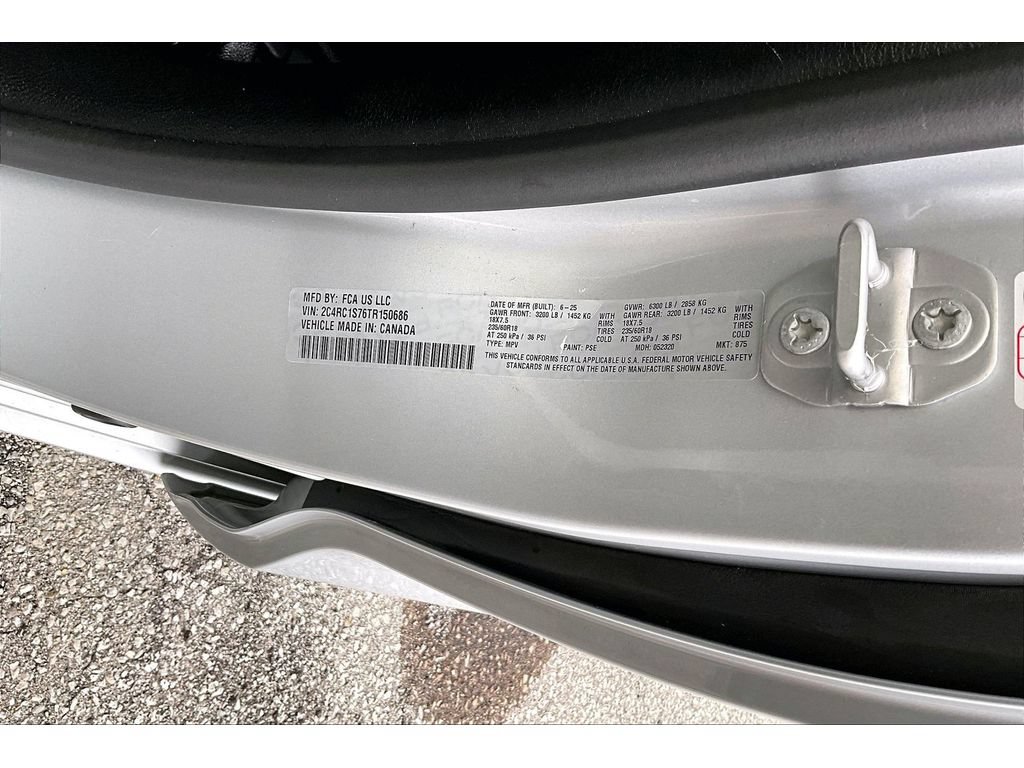 Used 2026 Chrysler Pacifica Premium FWD image 39