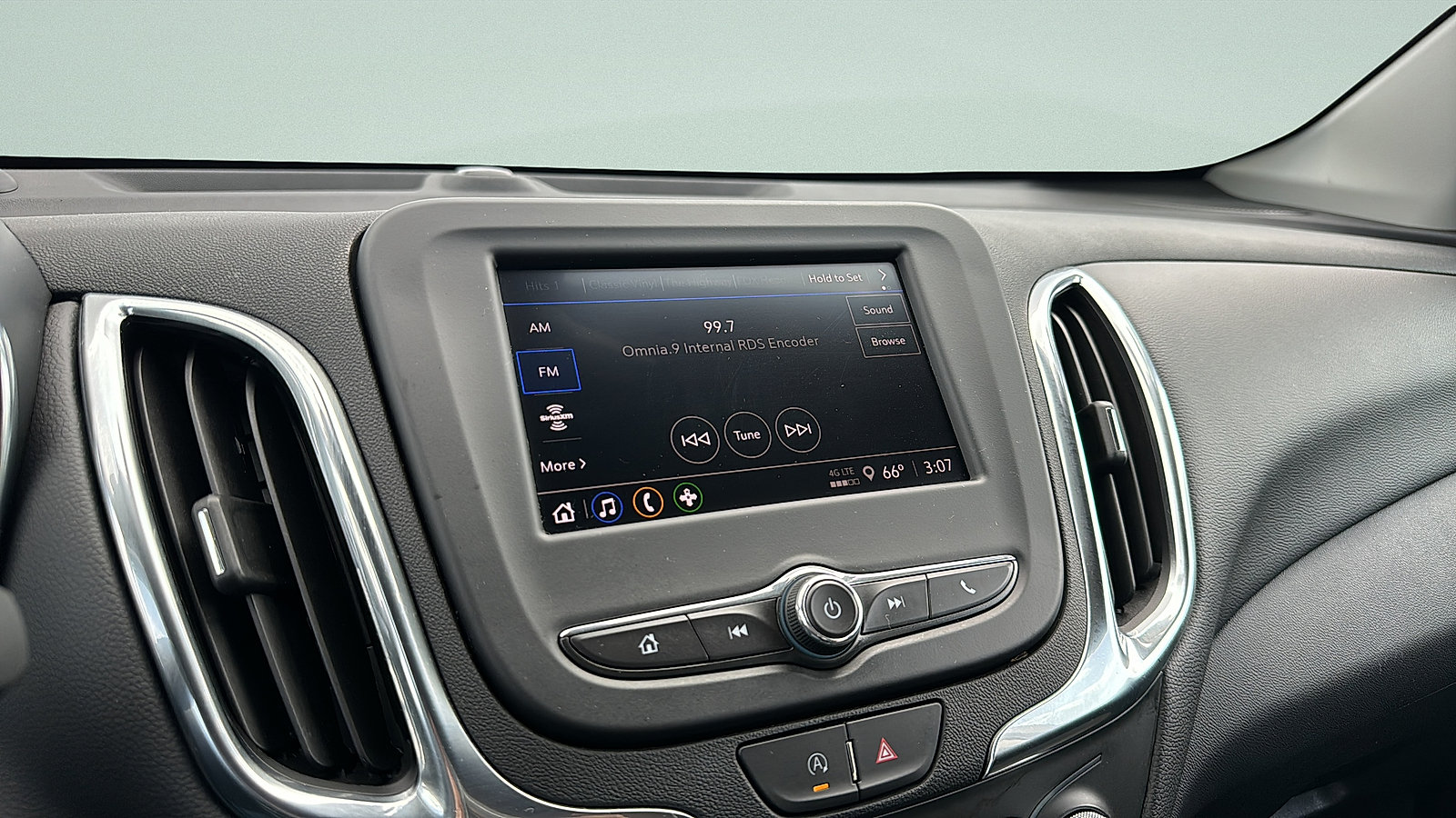 Used 2024 Chevrolet Equinox LT AWD/4WD image 15