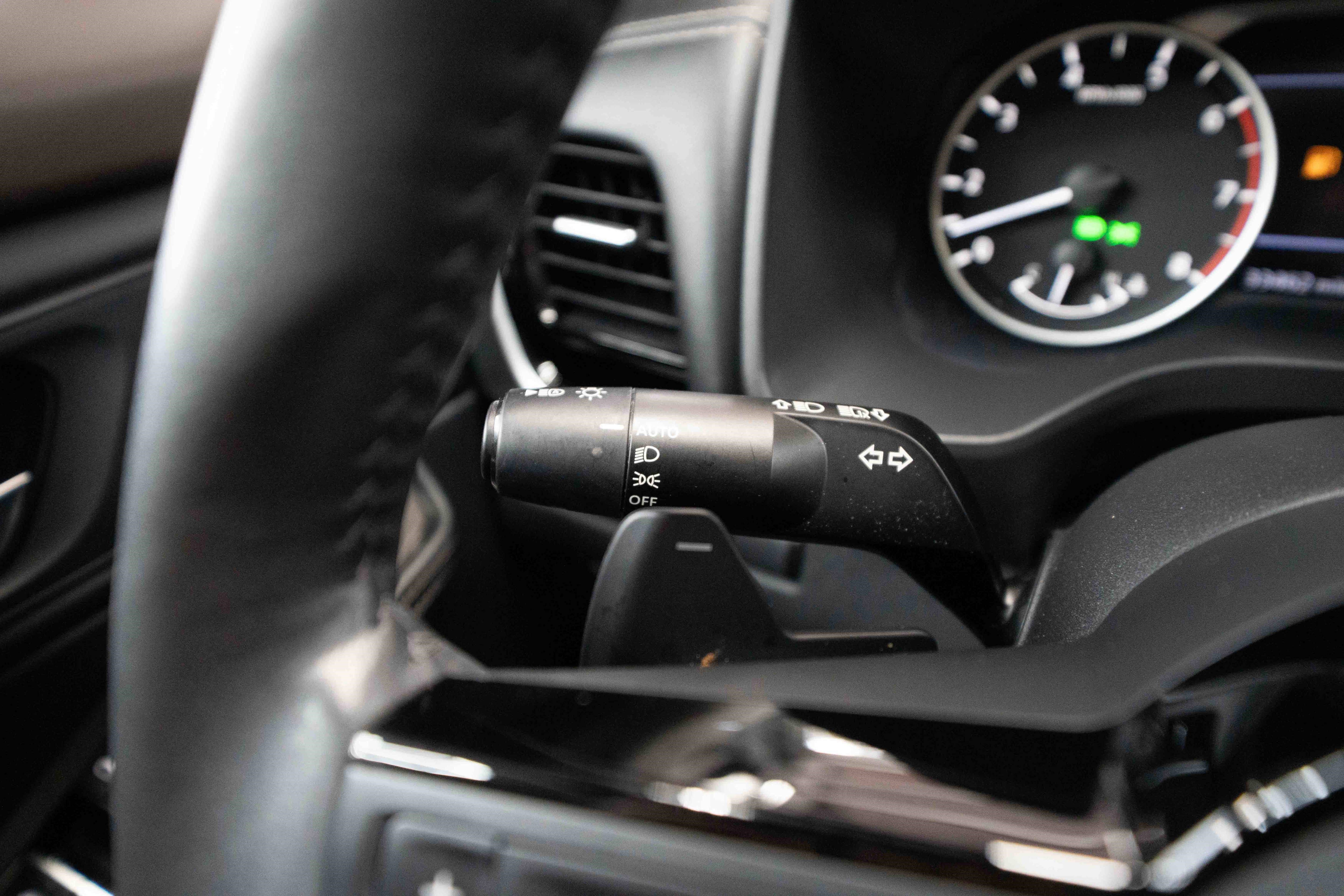 Used 2023 Nissan Rogue SL w/ SL Premium Package image 13