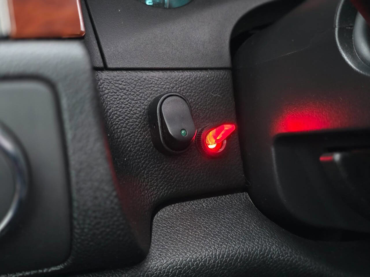 Used 2011 Chevrolet Silverado 3500 LTZ image 78