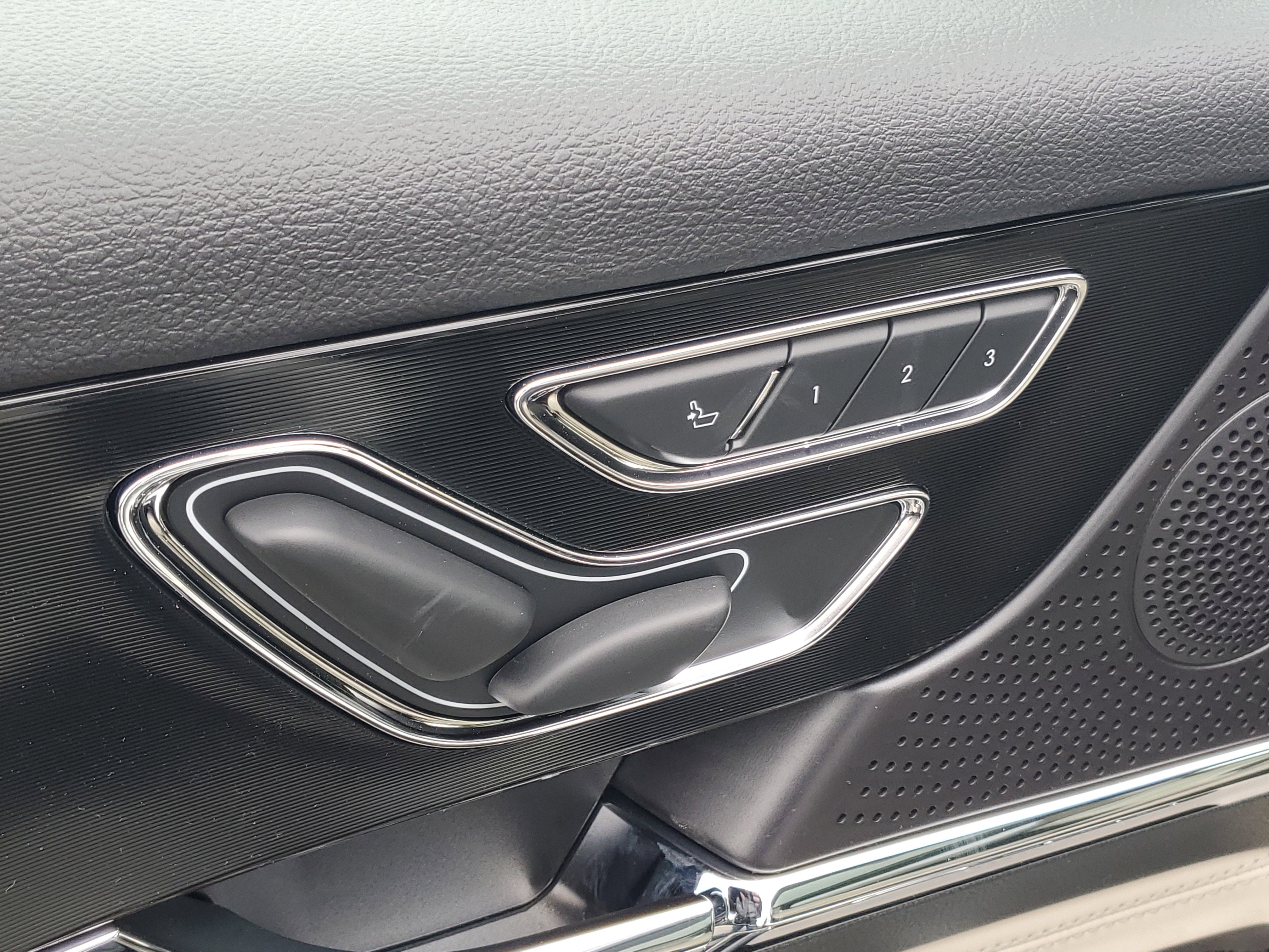 New 2026 Lincoln Corsair Premiere image 9