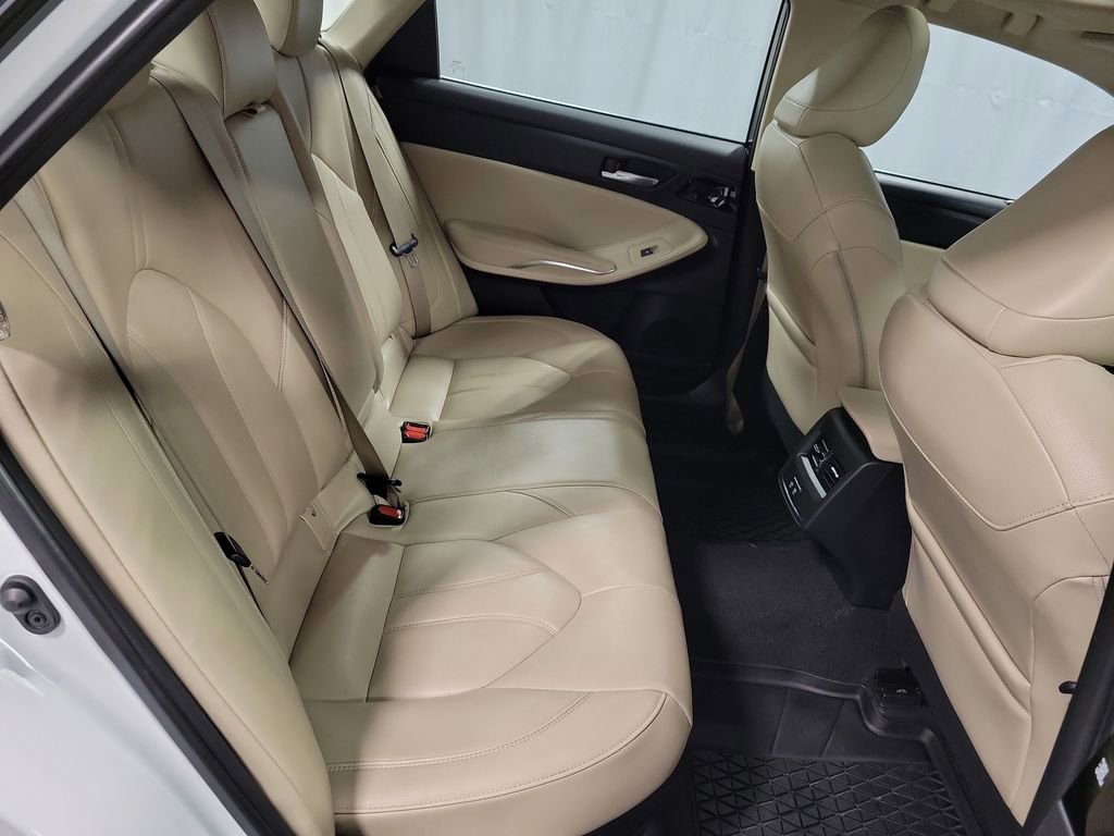 Used 2020 Toyota Avalon XLE w/ Moonroof Package image 26