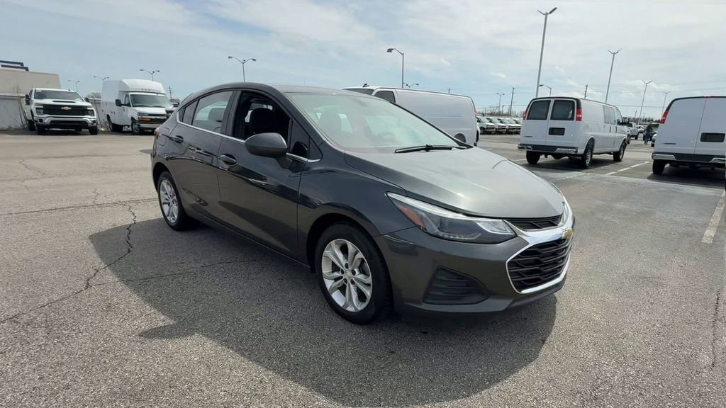Used 2019 Chevrolet Cruze LT image 2
