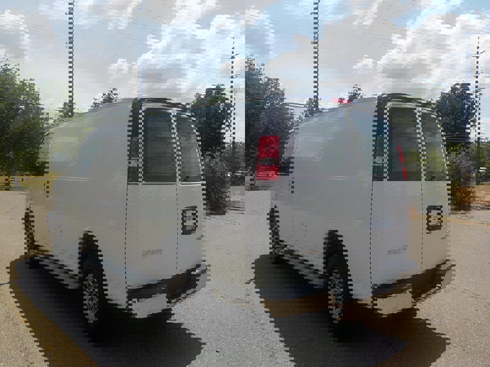 Used 2023 GMC Savana 2500 w/ Driver Convenience Package image 7