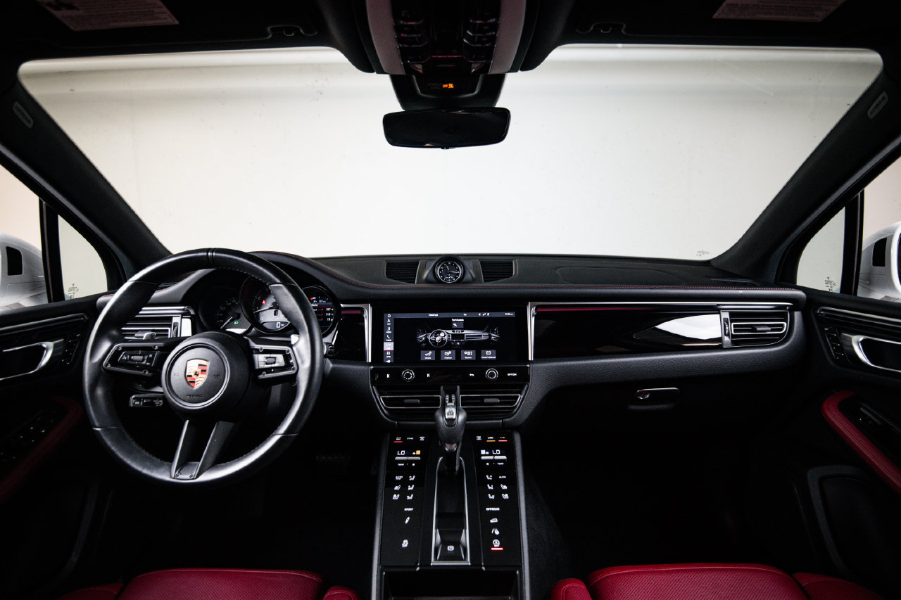 Certified 2023 Porsche Macan S AWD/4WD image 25