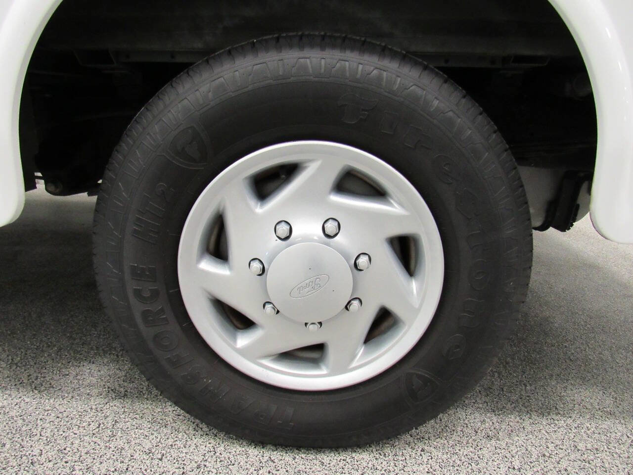 Used 2015 Ford E-350 and Econoline 350 Super Duty image 7