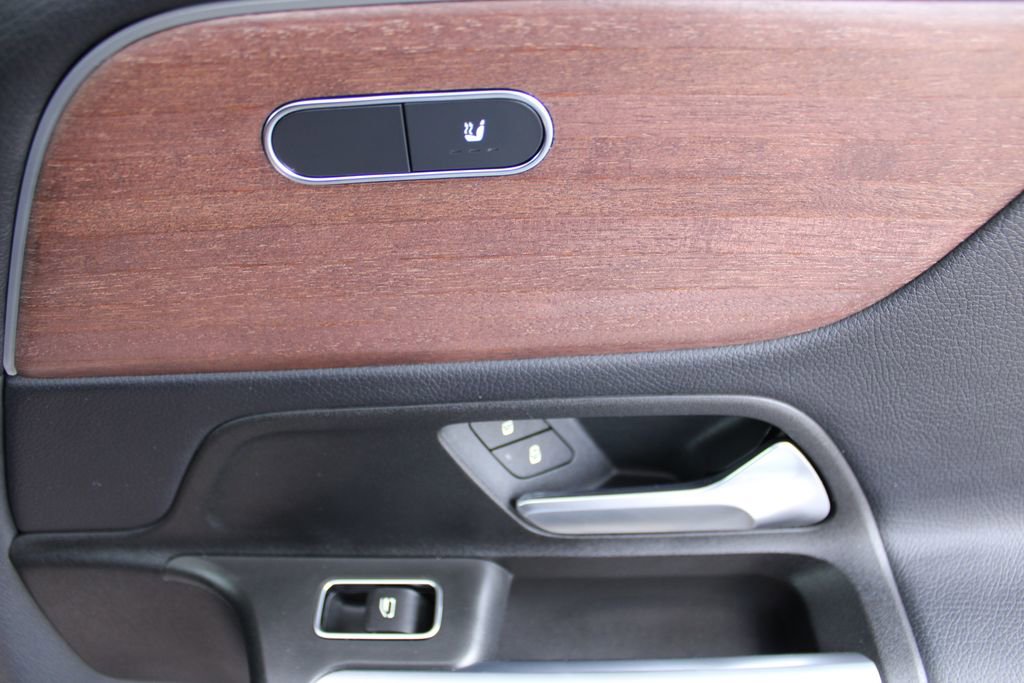 Used 2022 Mercedes-Benz GLB 250 4MATIC image 41