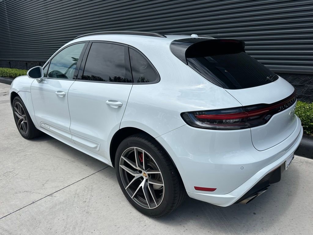 Certified 2023 Porsche Macan S image 3