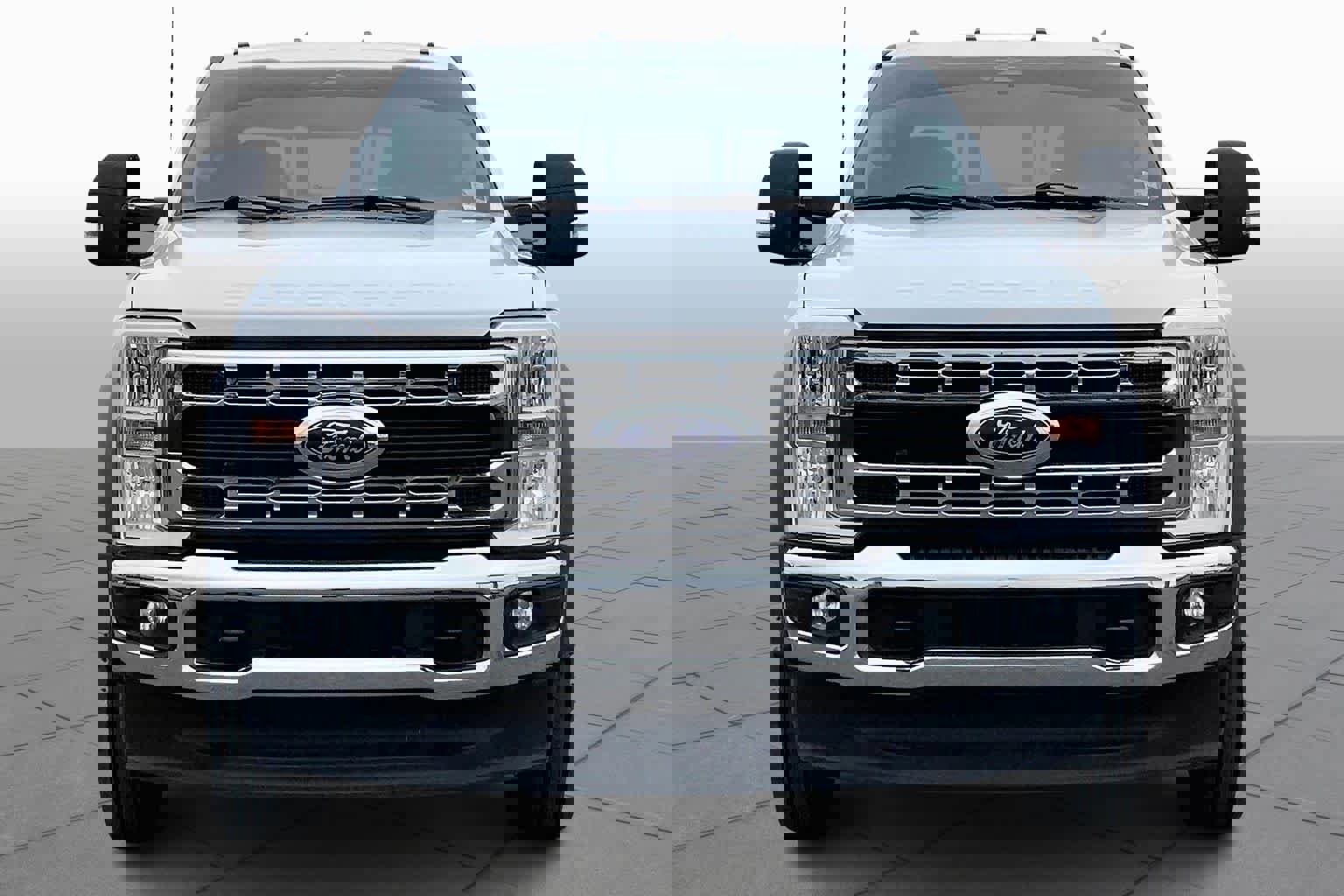 Used 2023 Ford F550 4x4 Crew Cab Super Duty image 3