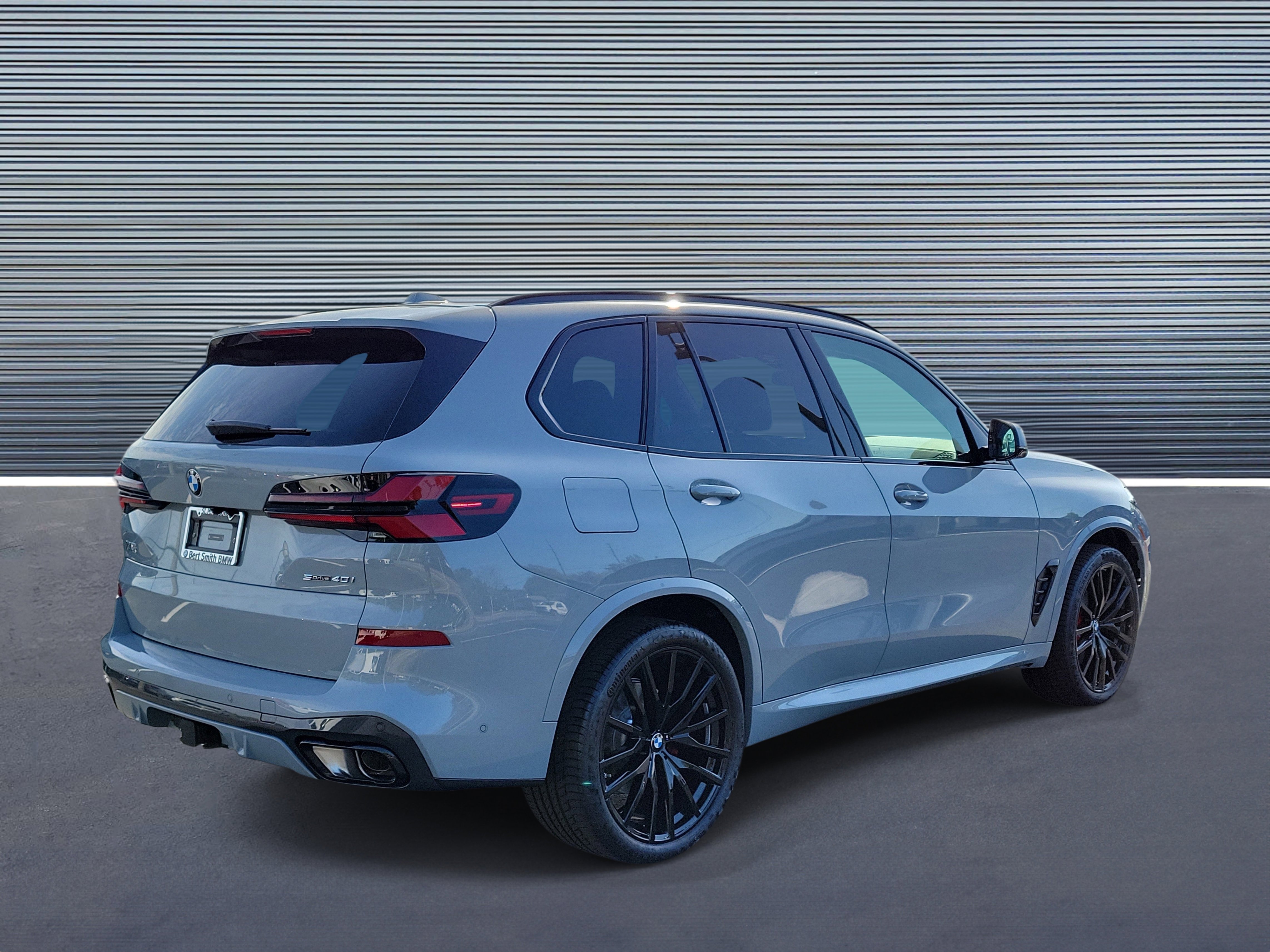New 2026 BMW X5 sDrive40i w/ M Sport Package image 3