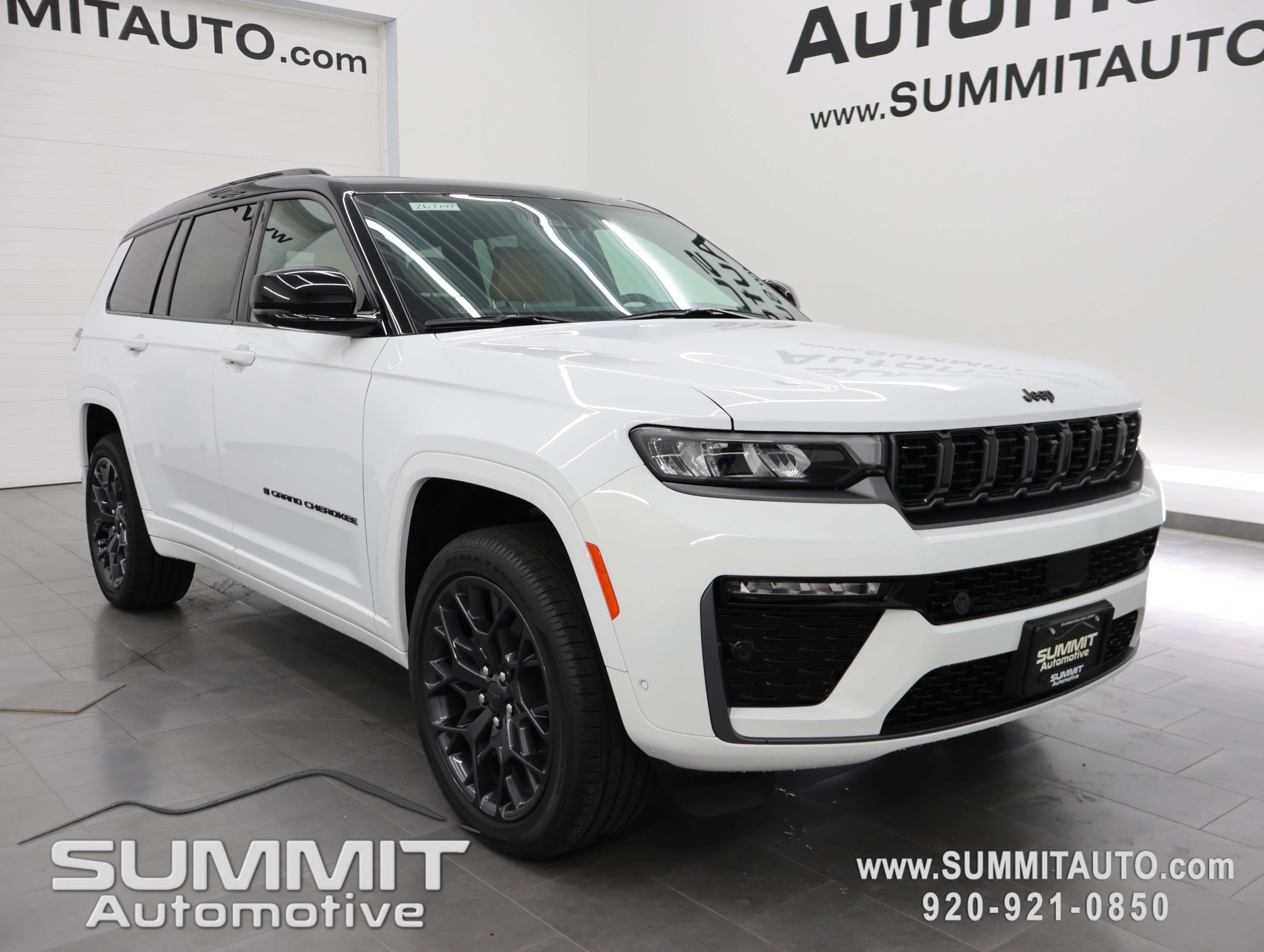 New 2026 Jeep Grand Cherokee L Summit w/ Obsidian Package AWD/4WD image 2