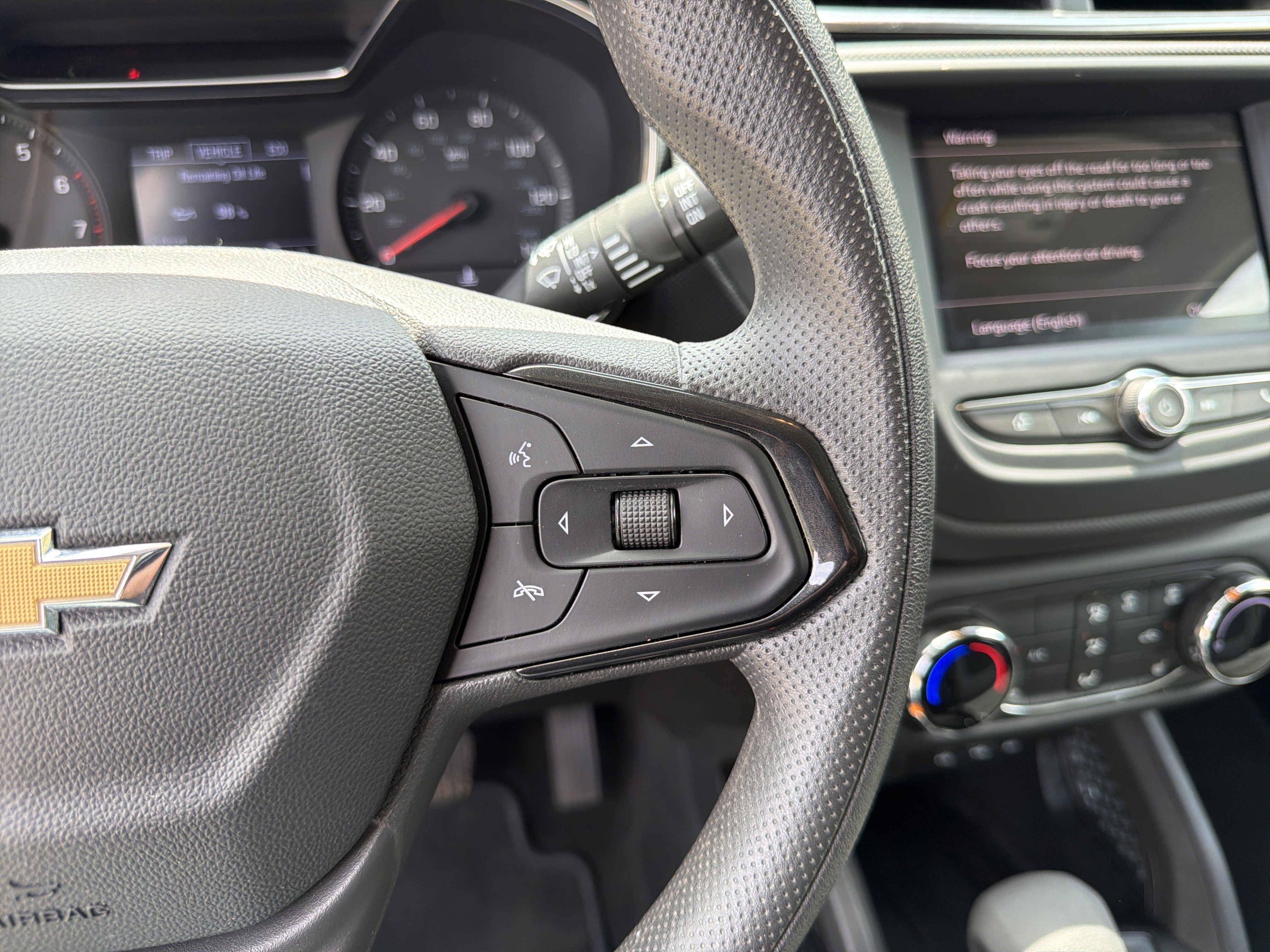 Used 2023 Chevrolet TrailBlazer LT FWD image 24