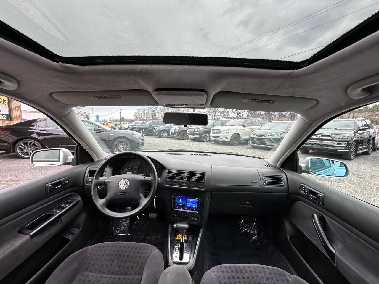 Used 2001 Volkswagen Golf GLS FWD image 2