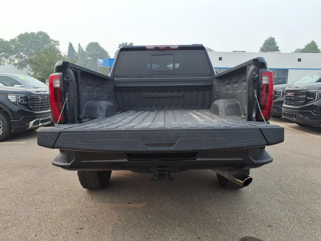 Used 2024 GMC Sierra 2500 Denali w/ Denali Reserve Package AWD/4WD image 8