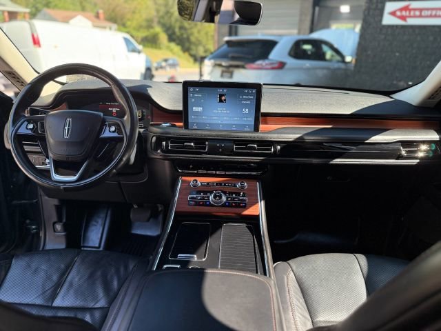 Used 2020 Lincoln Aviator Reserve w/ Equipment Group 201A image 19