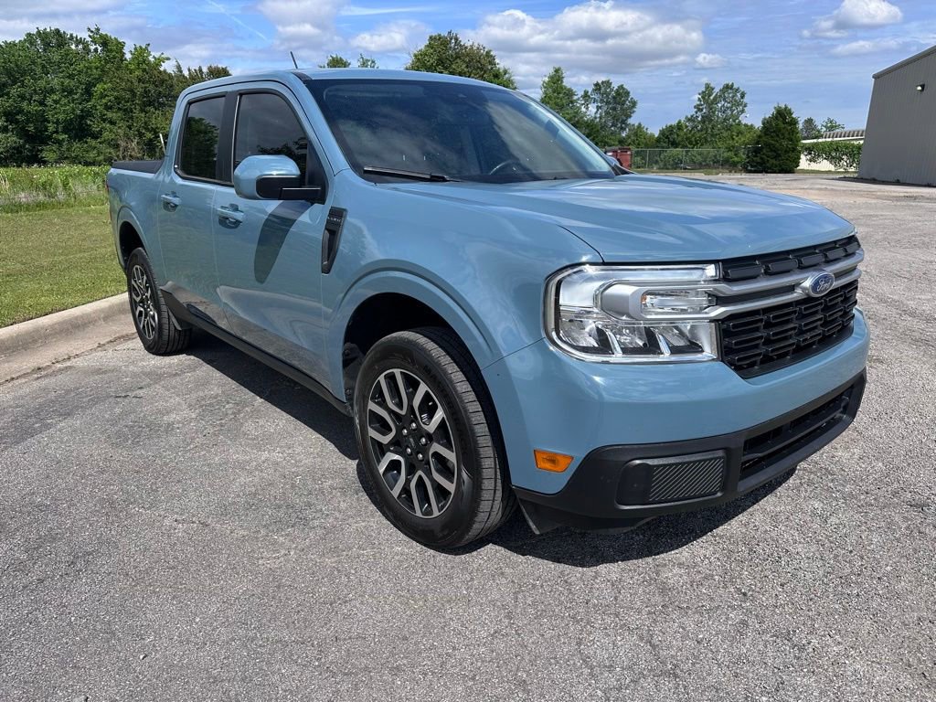 Used 2023 Ford Maverick Lariat FWD image 3