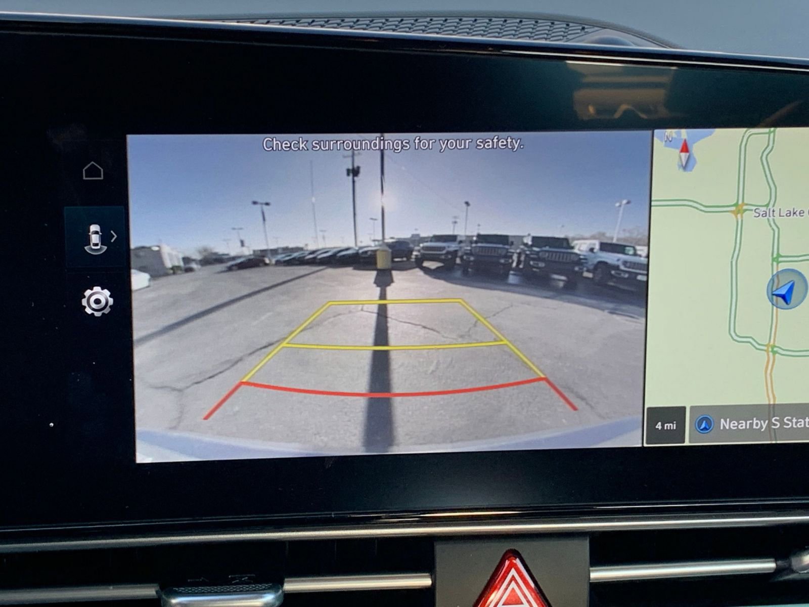 Used 2025 Hyundai Elantra SEL image 17