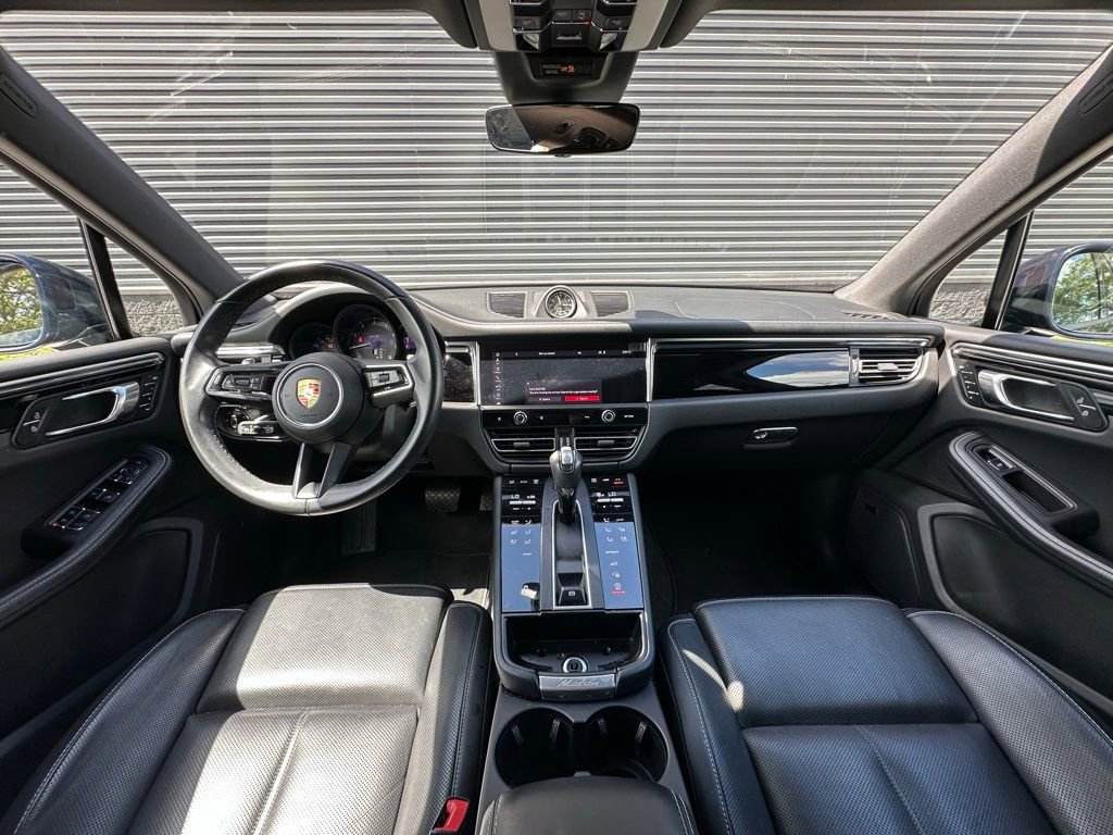 Certified 2023 Porsche Macan AWD/4WD image 6