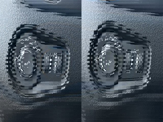 Used 2023 Jeep Renegade Latitude image 24