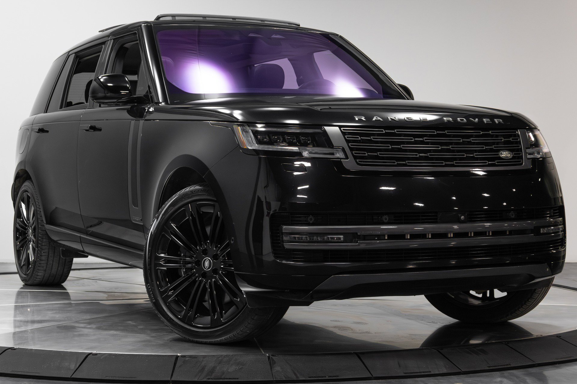Used 2023 Land Rover Range Rover Long Wheelbase Autobiography image 32