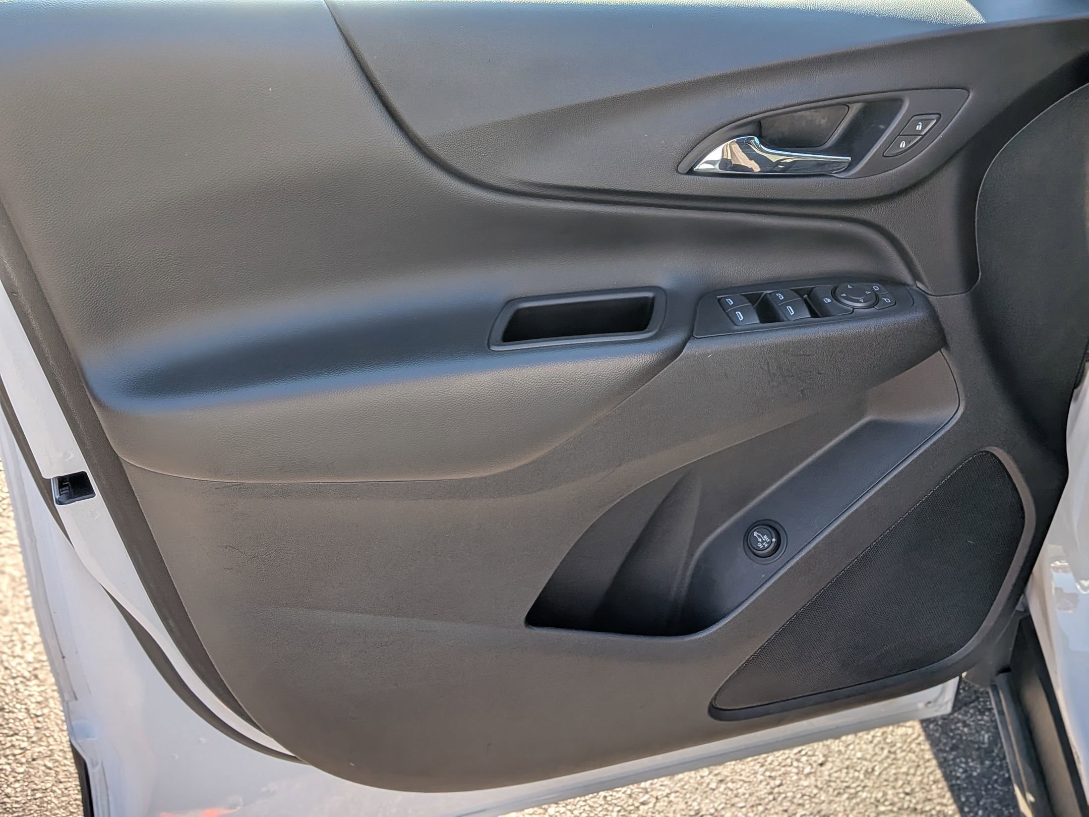 Used 2022 Chevrolet Equinox LT w/ Driver Convenience Package image 14