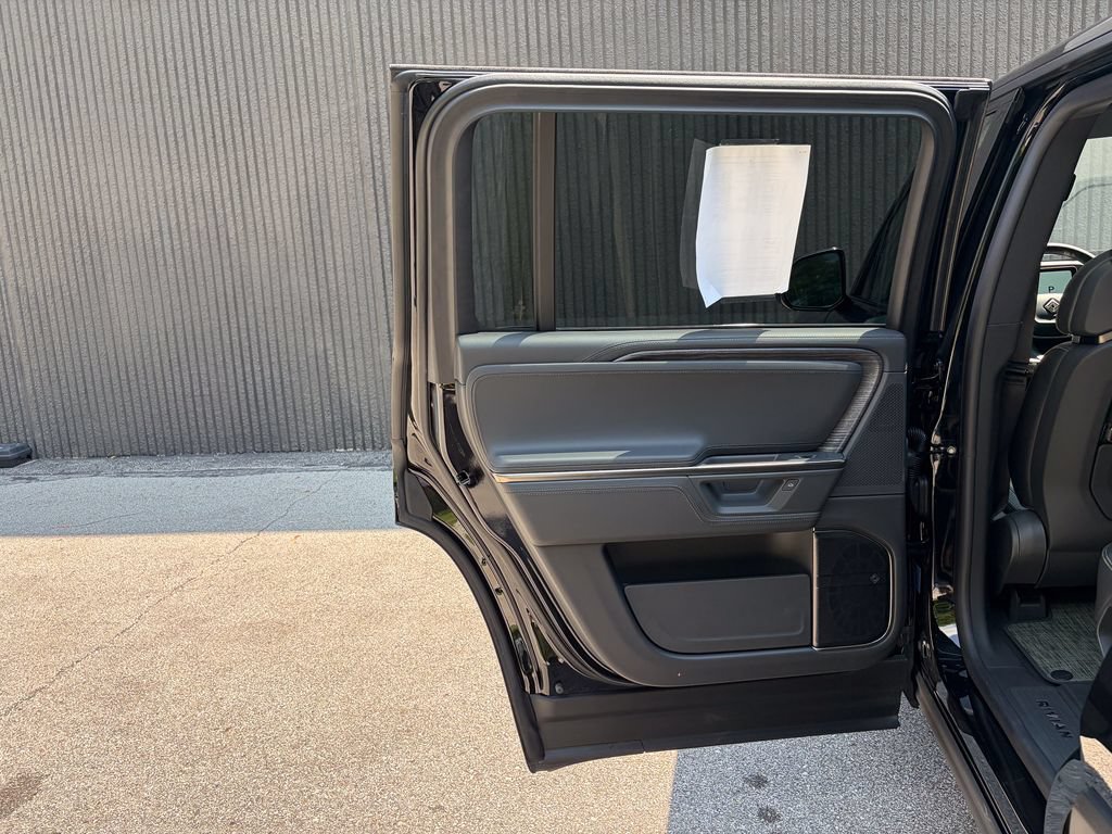 Used 2026 Rivian R1S Adventure AWD/4WD image 28