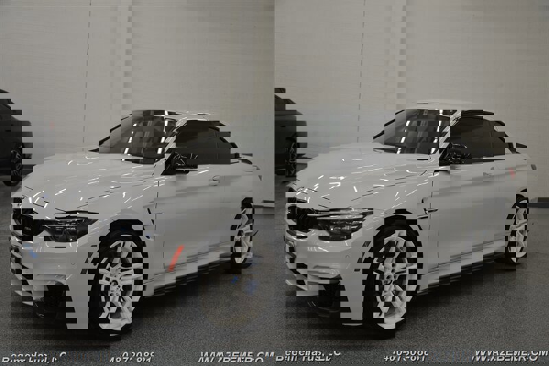 Used 2018 BMW M4 Convertible image 3