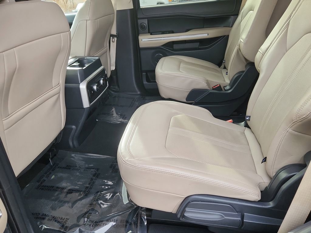 Used 2024 Ford Expedition Limited image 10