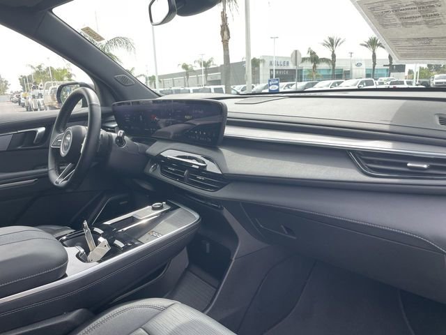 Used 2025 Buick Enclave Sport Touring image 28