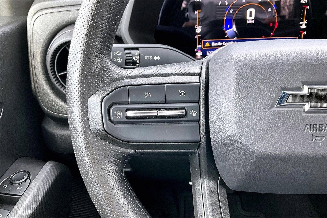 Used 2023 Chevrolet Colorado Trail Boss w/ Technology Package image 27