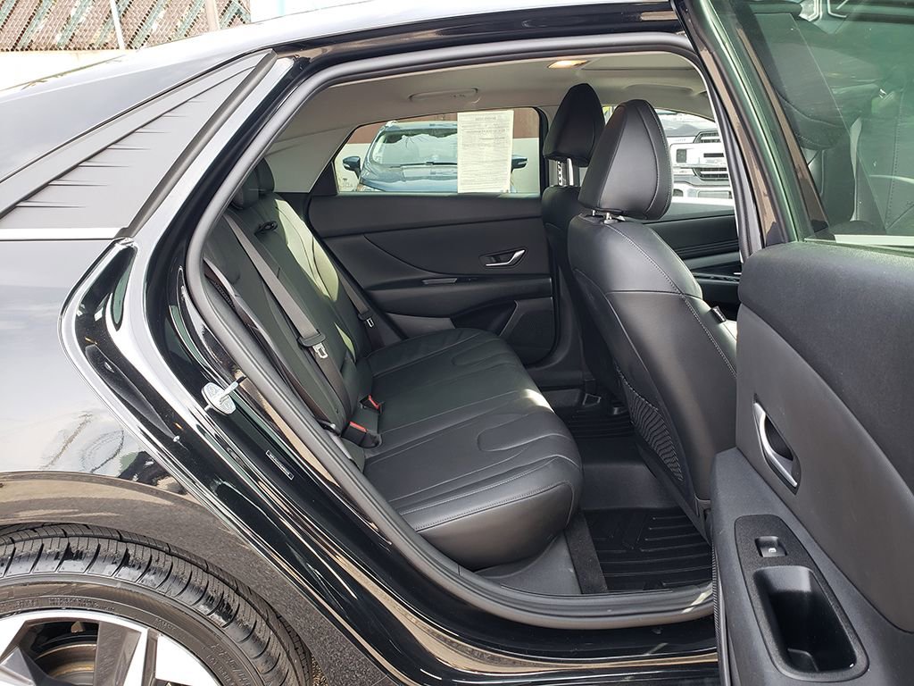 Used 2021 Hyundai Elantra Limited image 14