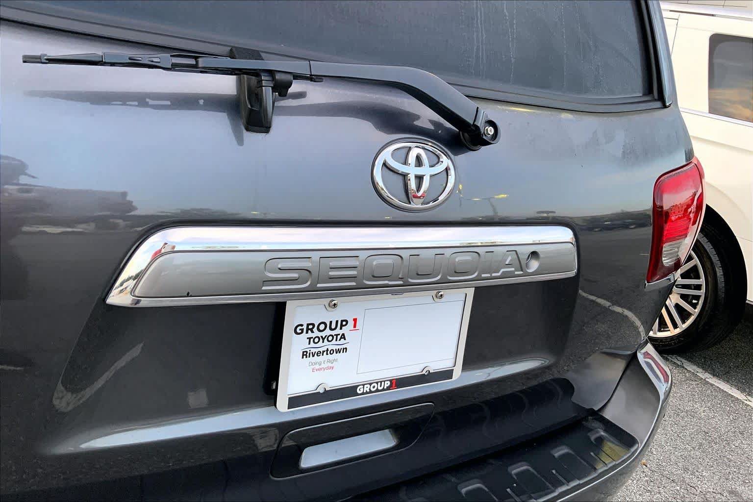 Used 2018 Toyota Sequoia Platinum RWD image 29