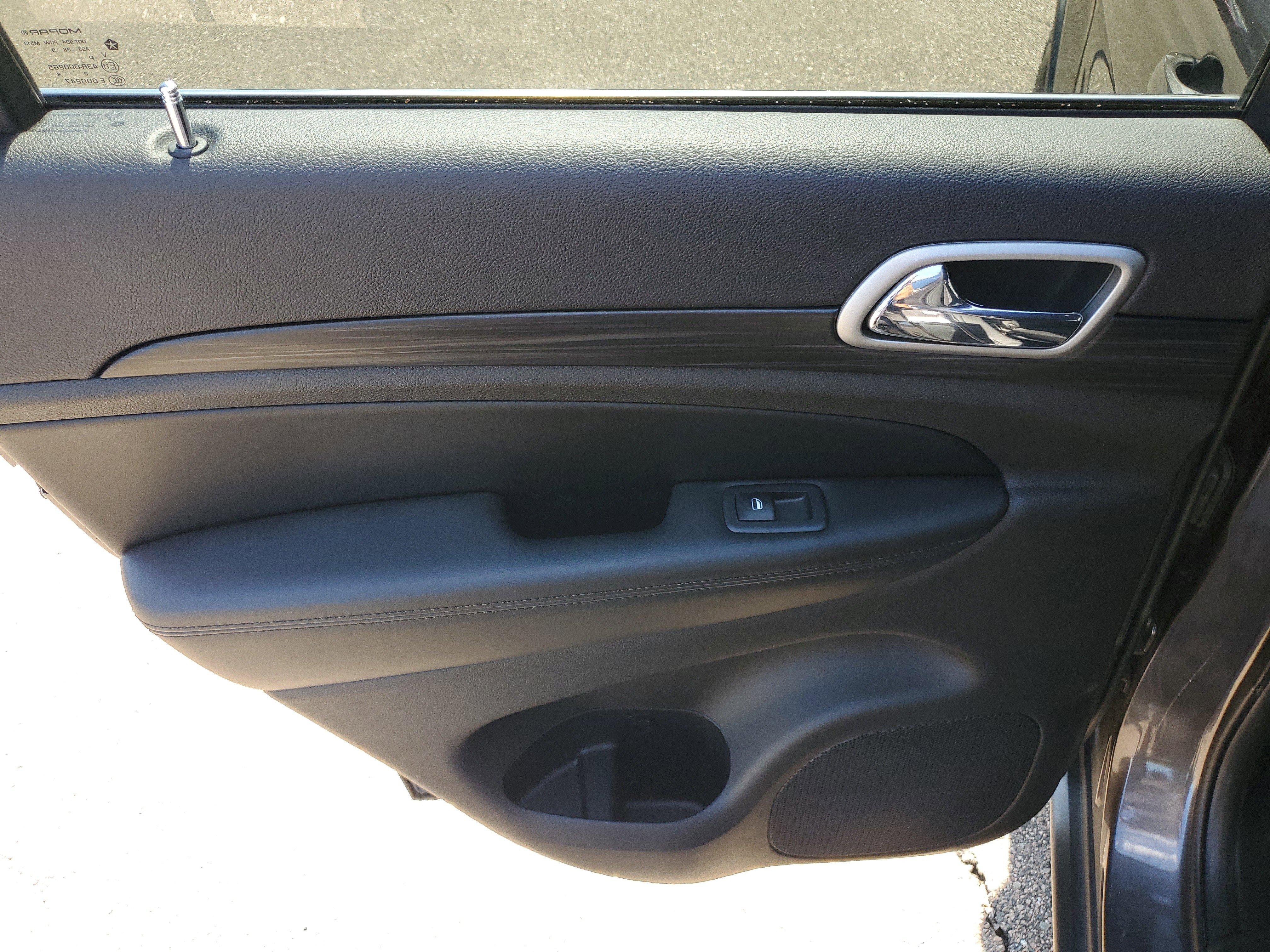 Used 2020 Jeep Grand Cherokee Laredo w/ Laredo X Package image 19