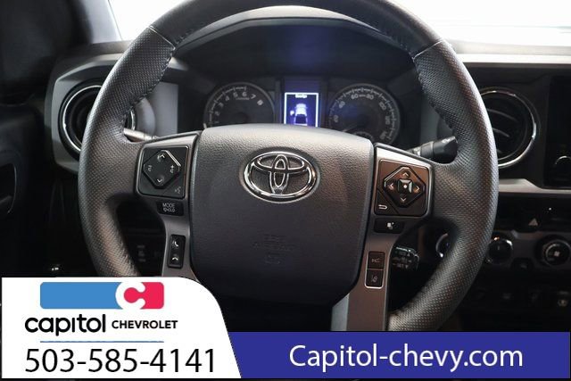 Used 2018 Toyota Tacoma TRD Sport AWD/4WD image 16