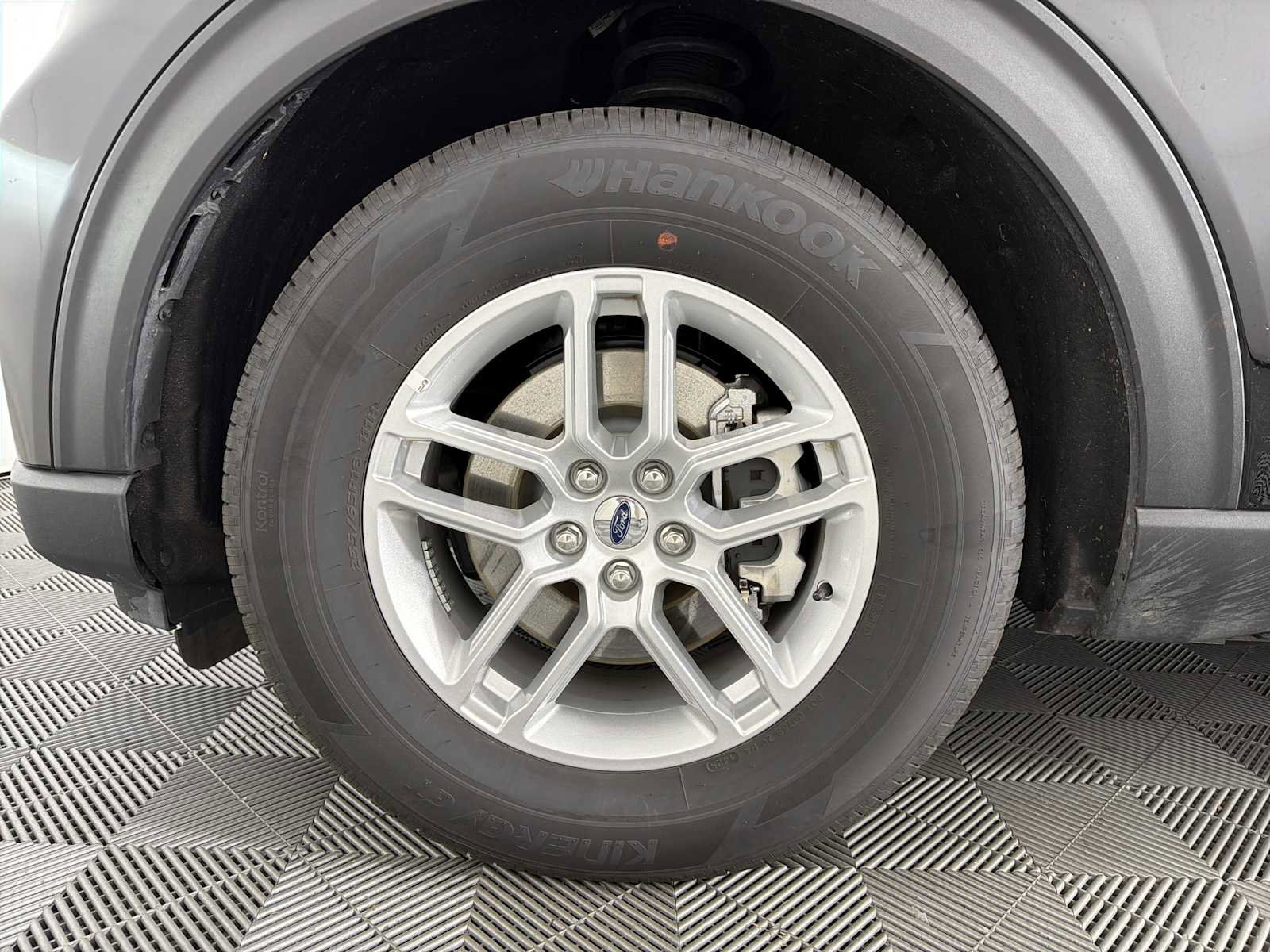 Used 2025 Ford Explorer Active image 18