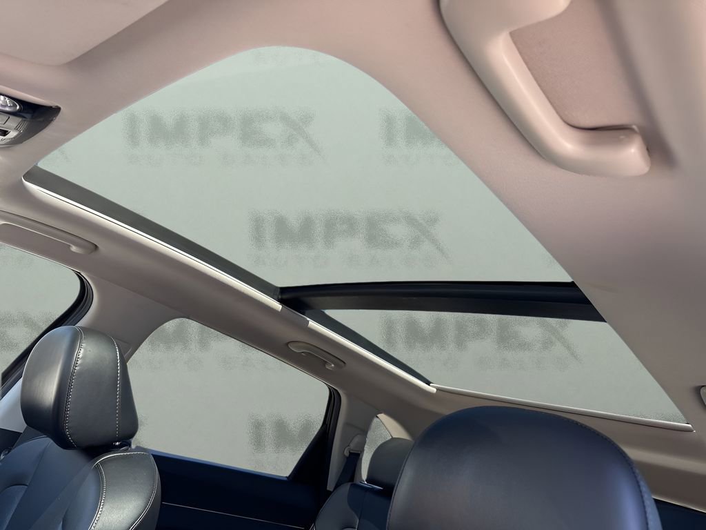 Used 2023 Kia Sorento S w/ Panoramic Sunroof Package image 11