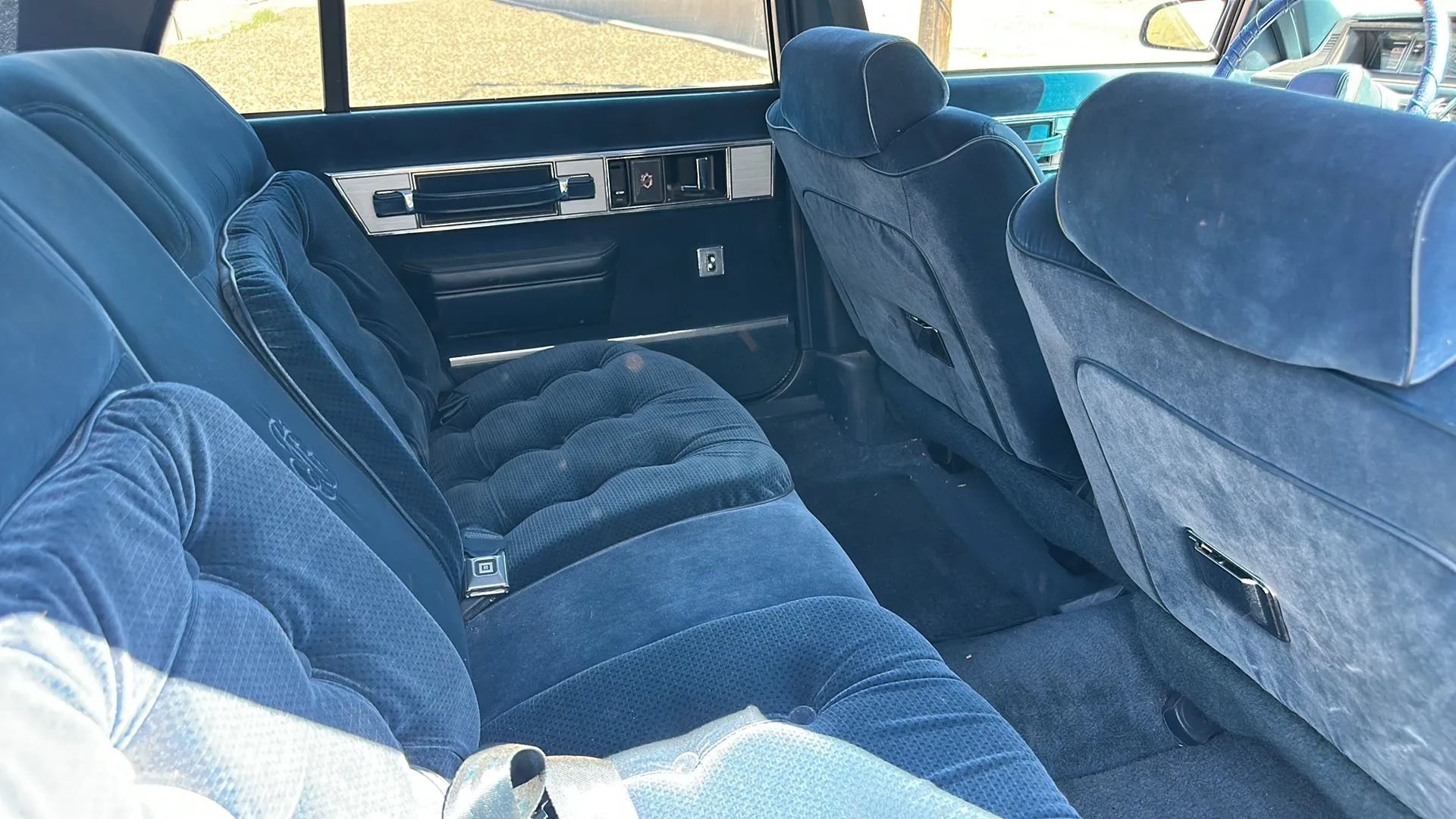 Used 1990 Oldsmobile 88 Royale Brougham FWD image 22