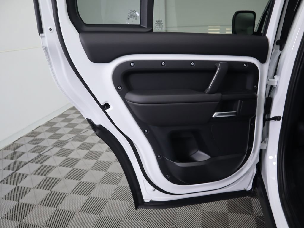 New 2026 Land Rover Defender 110 V8 image 27