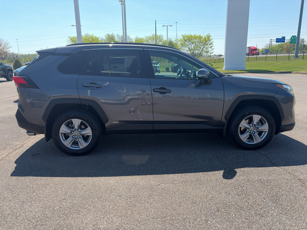 Used 2022 Toyota RAV4 XLE image 6