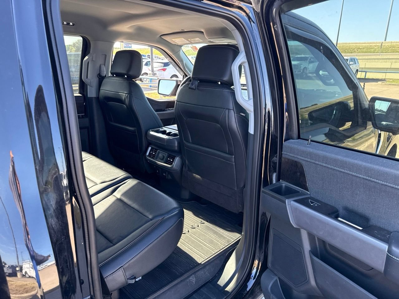 Used 2022 Ford F150 Lariat w/ FX4 Off-Road Package AWD/4WD image 12